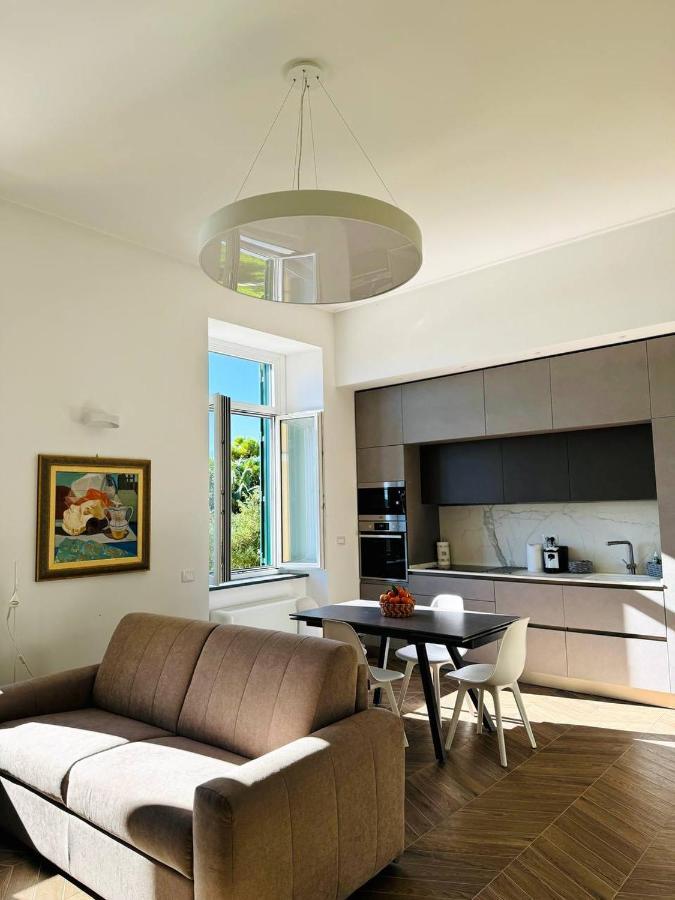 Alocasia Luxury Stay ซาแลร์โน ภายนอก รูปภาพ